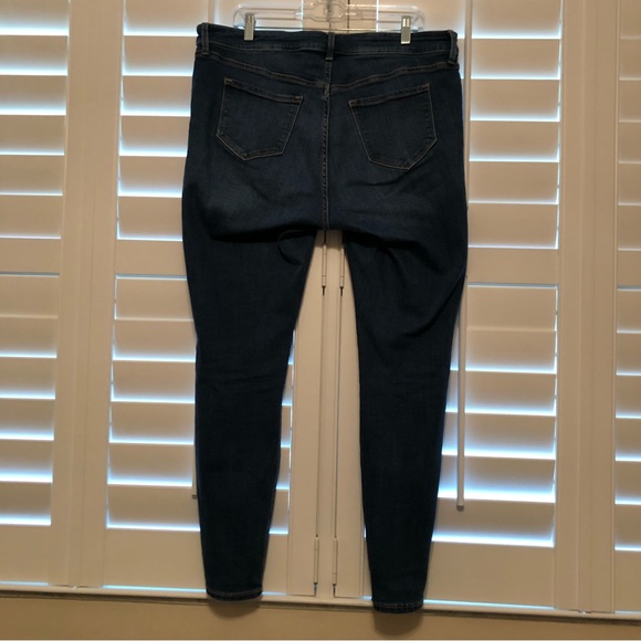 Old Navy ROCKSTAR Super Skinny High Rise  blue jeans- size 16 plus long - Picture 5 of 10